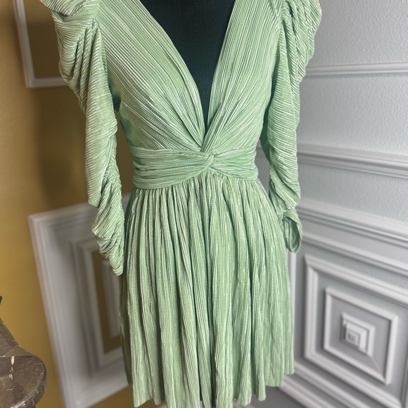 Elegant Mint Green Pleated Dress - Picture 5 of 12
